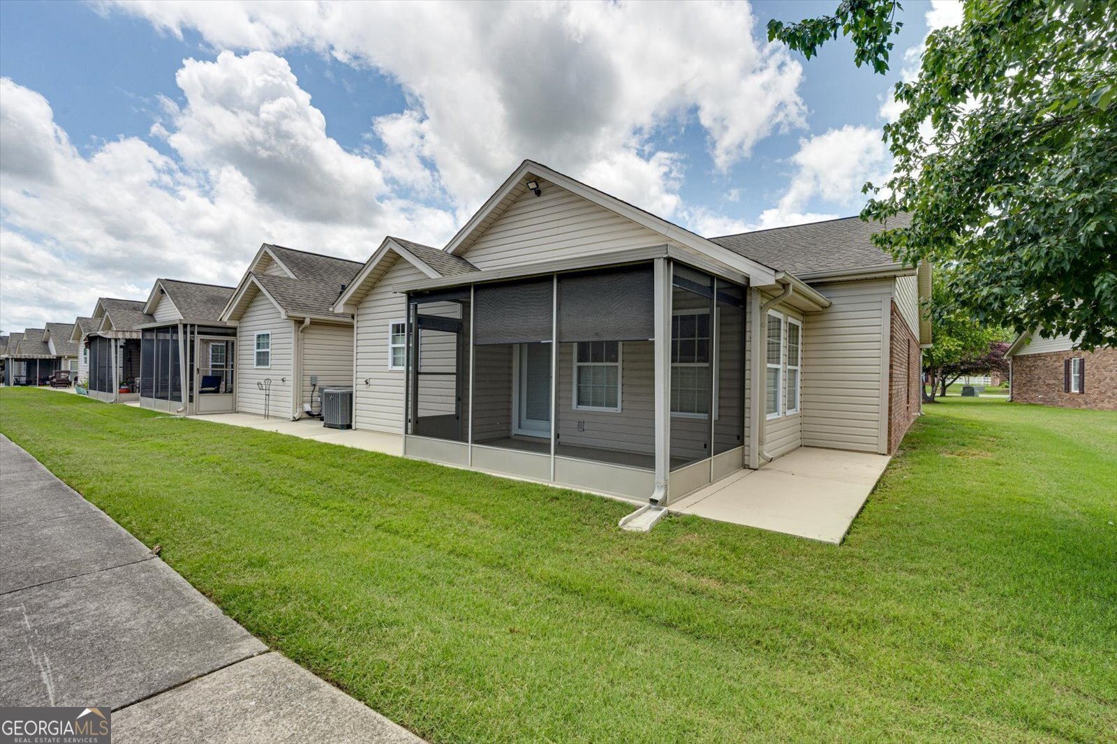 2204 Applebrook Drive Rossville - 27