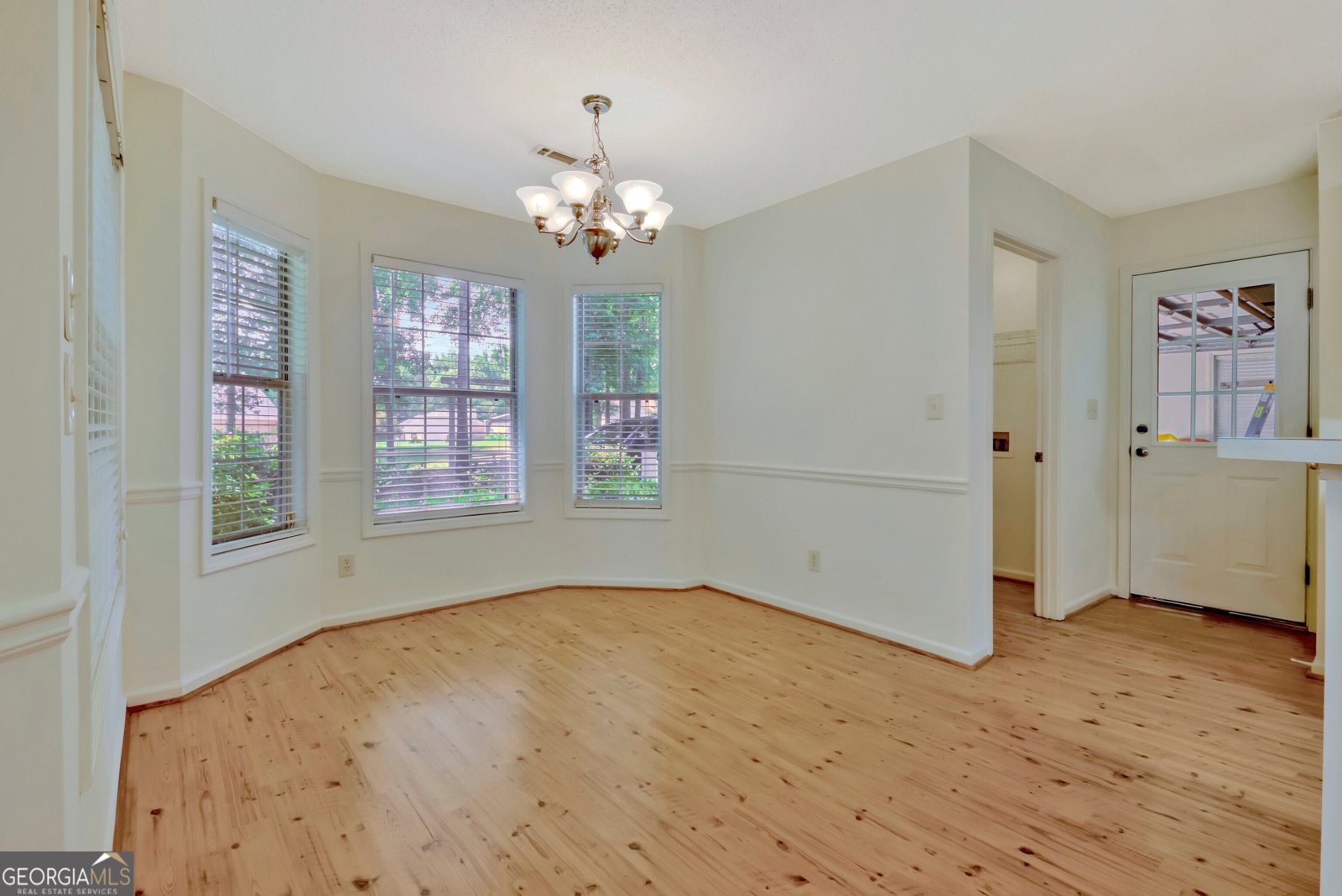 40 Riverside Parkway Sharpsburg - 10