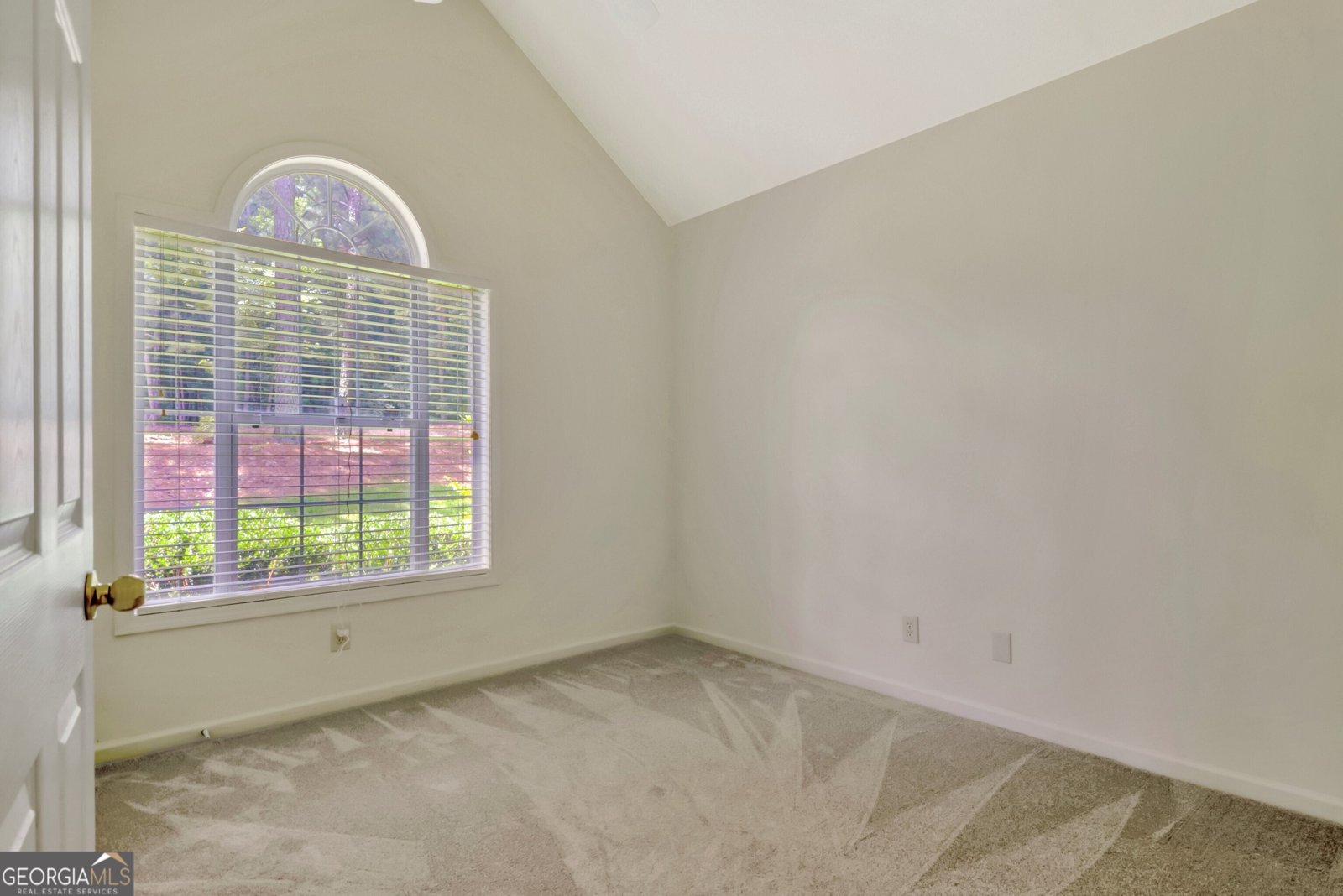 40 Riverside Parkway Sharpsburg - 19