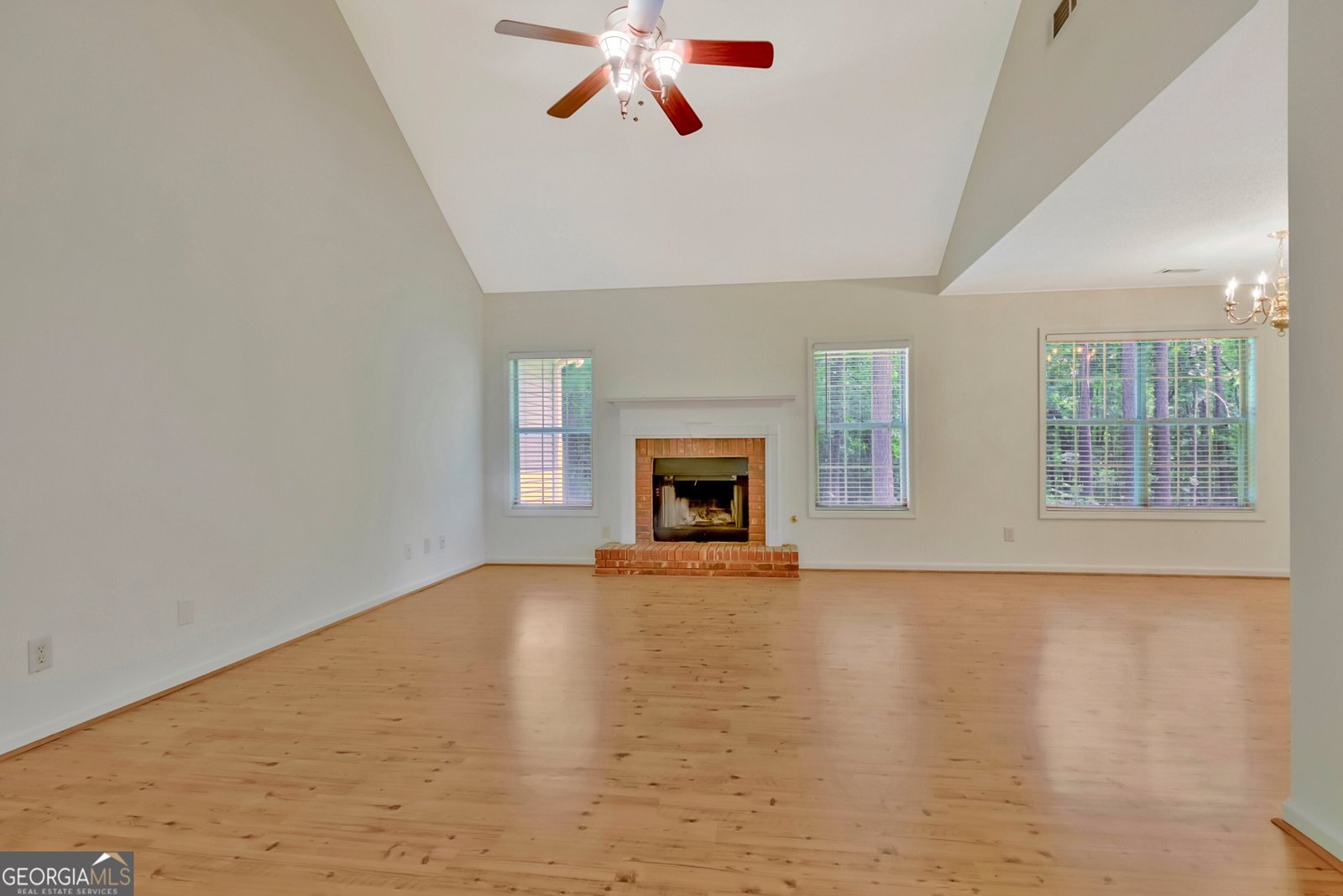 40 Riverside Parkway Sharpsburg - 4