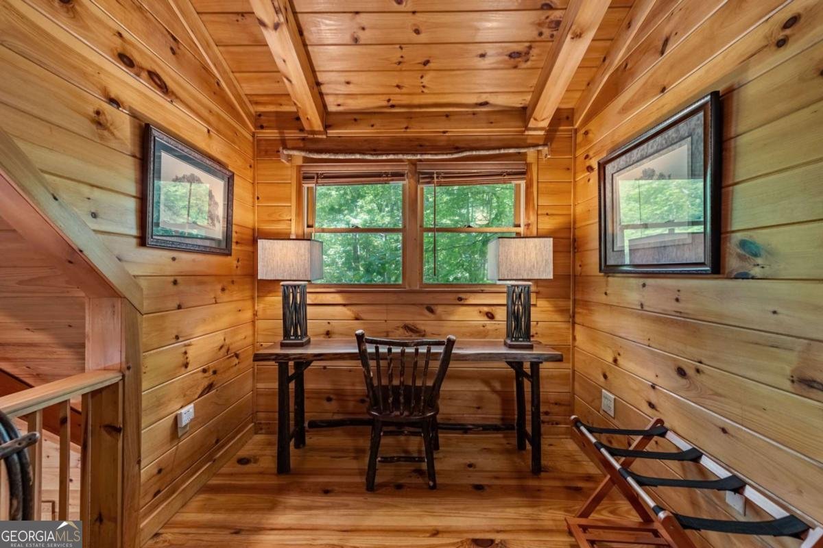 77 Old Covered Bridge Road Cherry Log - 34
