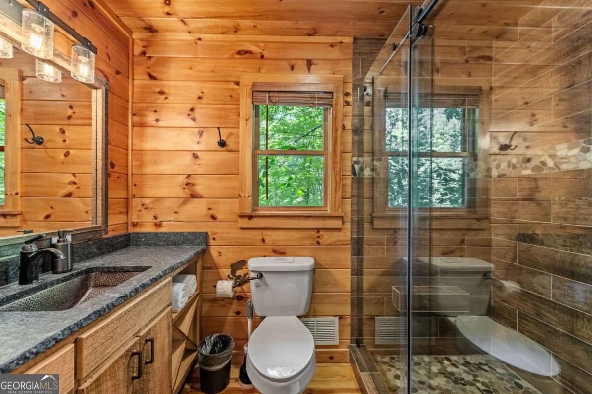 77 Old Covered Bridge Road Cherry Log - 35