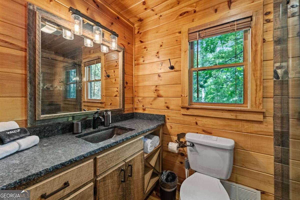 77 Old Covered Bridge Road Cherry Log - 36