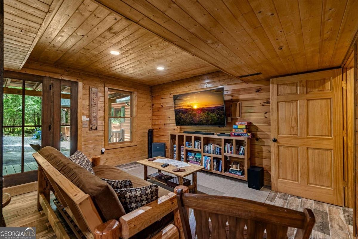 77 Old Covered Bridge Road Cherry Log - 41