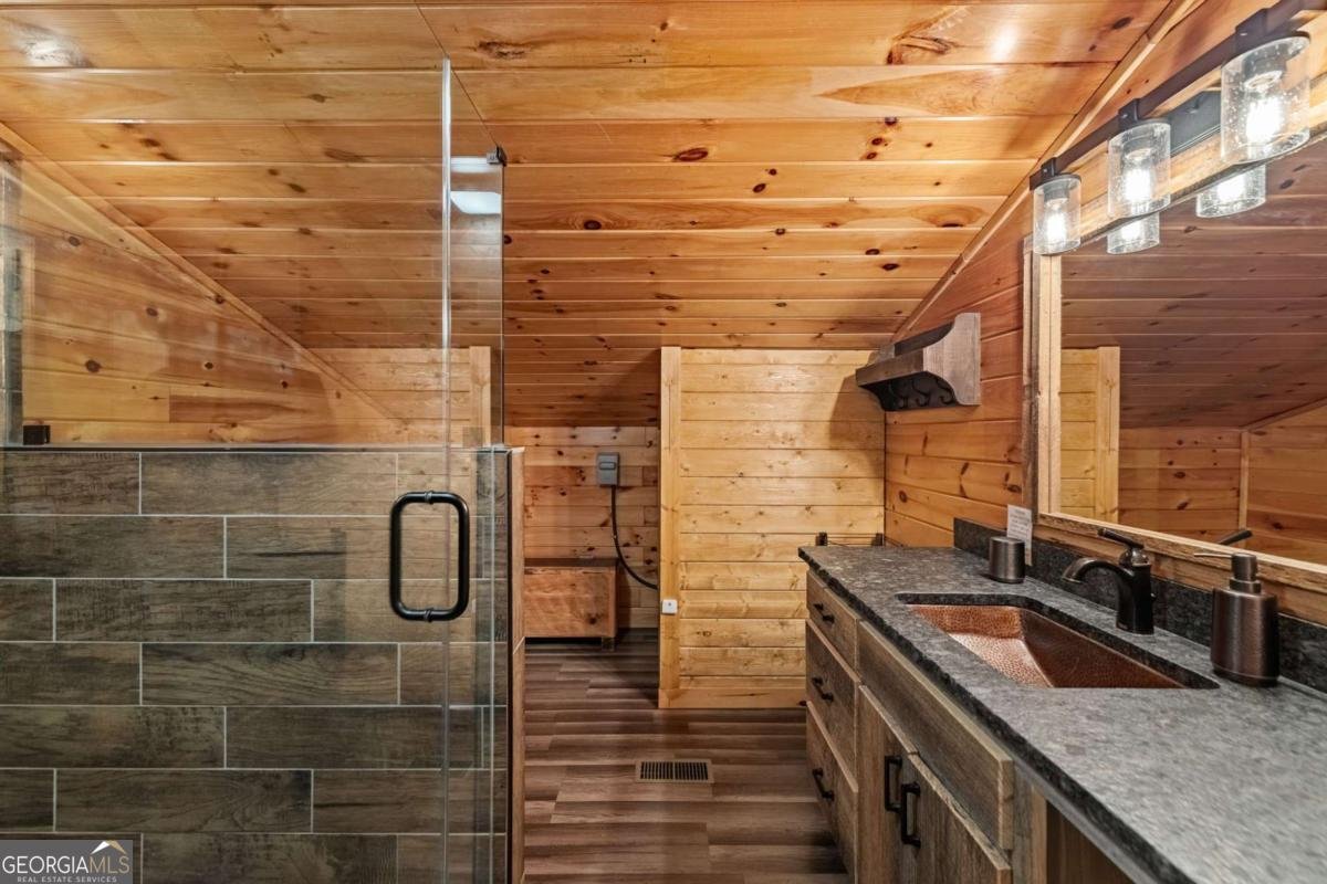 77 Old Covered Bridge Road Cherry Log - 51
