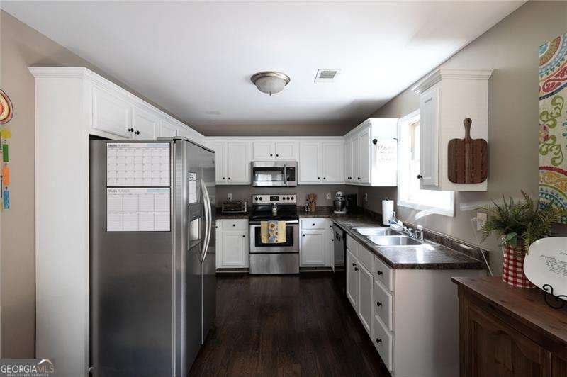 19 Autumn Place White - 12
