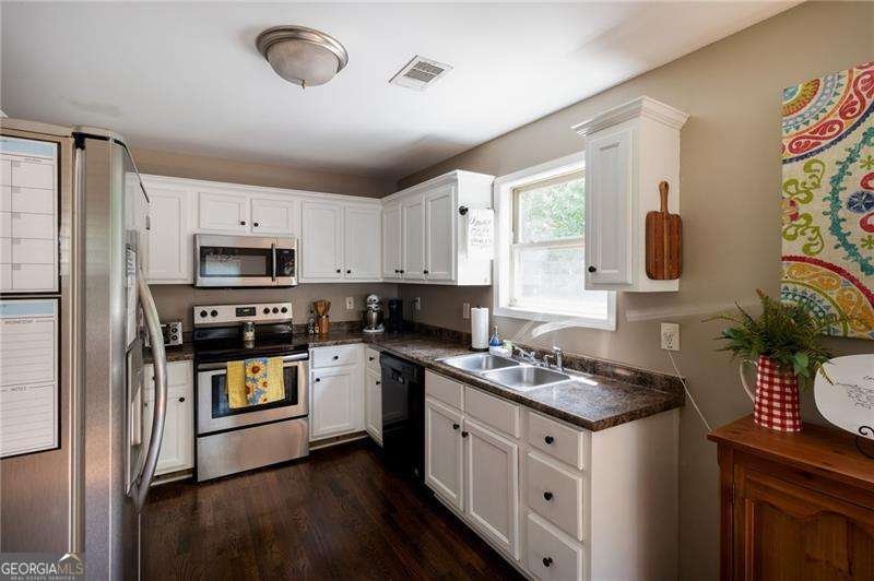 19 Autumn Place White - 13