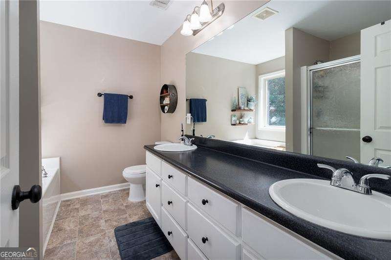19 Autumn Place White - 17