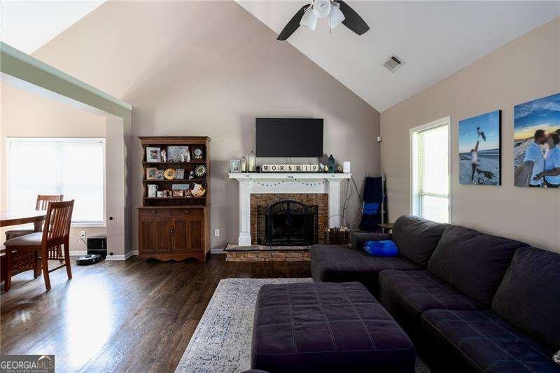19 Autumn Place White - 9
