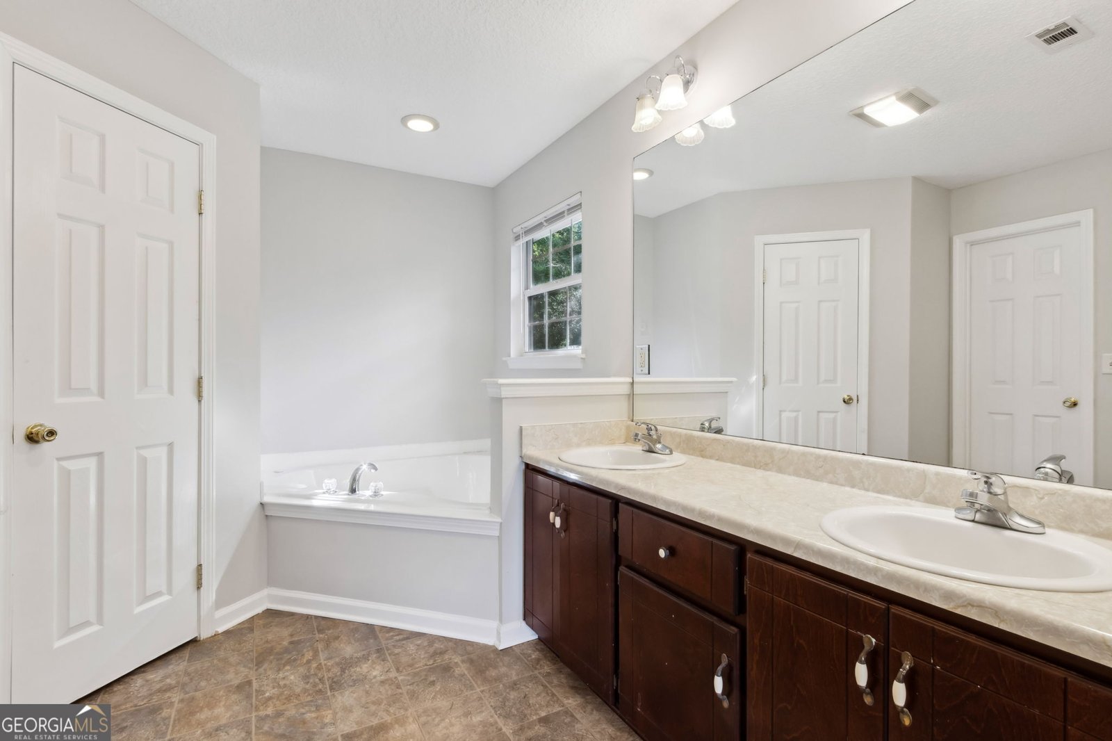 143 Lake Manor Drive Kingsland - 29
