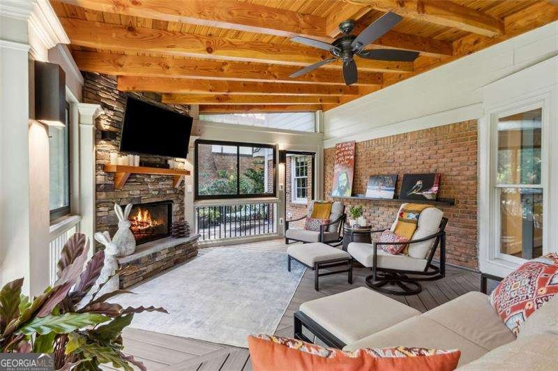1835 REDBOURNE Drive Atlanta - 11