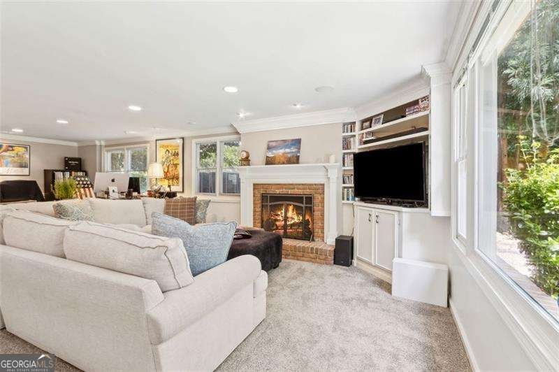 1835 REDBOURNE Drive Atlanta - 33
