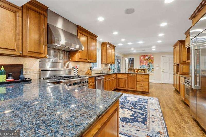 1835 REDBOURNE Drive Atlanta - 5