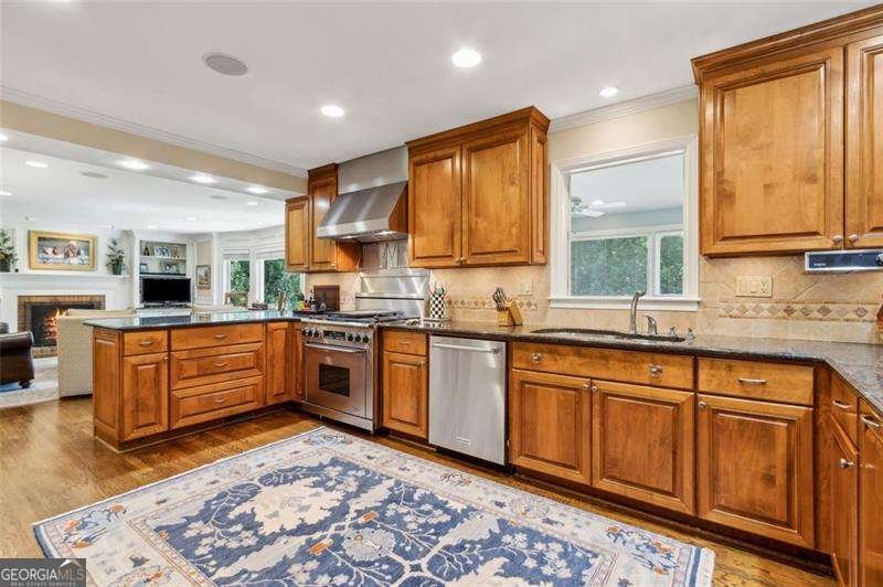1835 REDBOURNE Drive Atlanta - 6