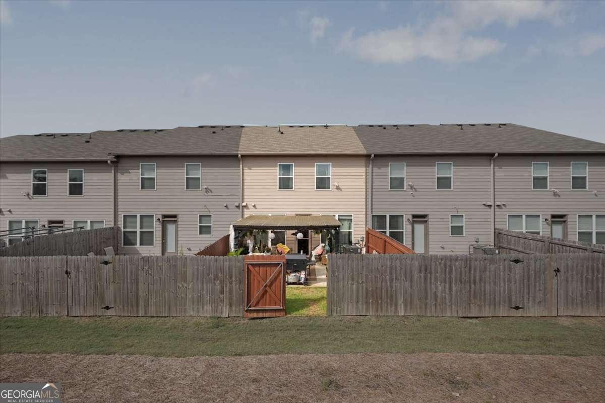 2404 FITTS Drive Conyers - 33