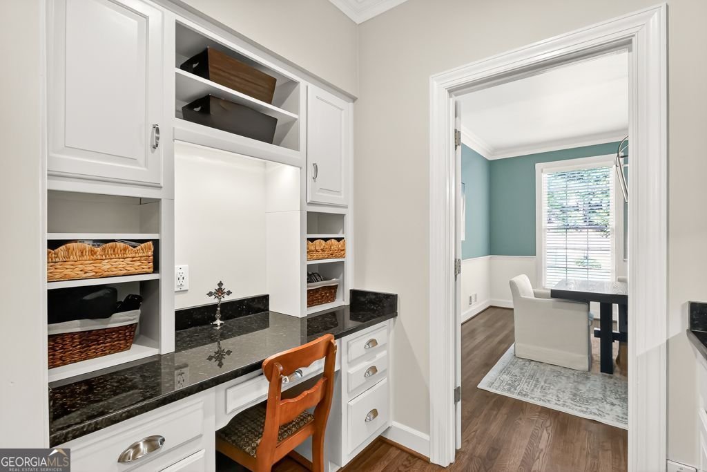 575 VALLEY HALL Sandy Springs - 23