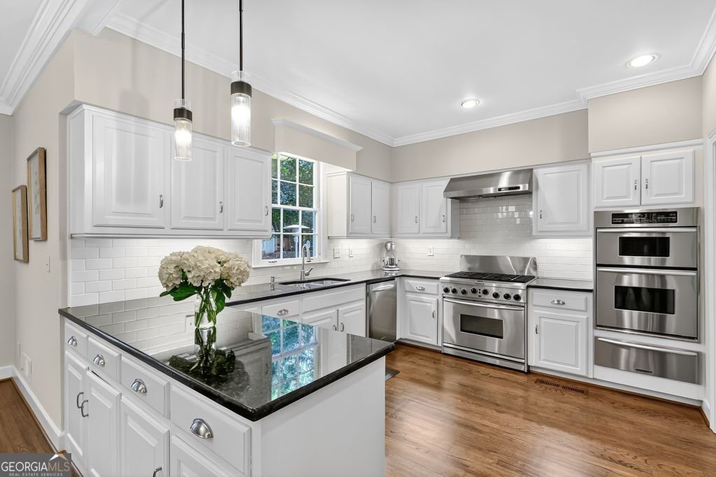 575 VALLEY HALL Sandy Springs - 27
