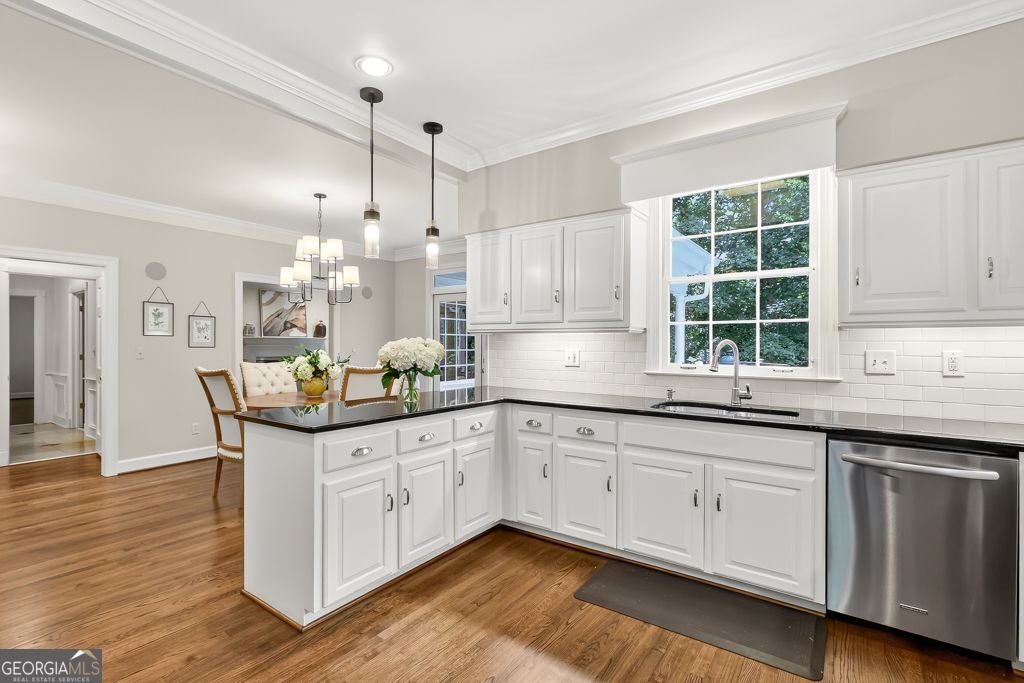 575 VALLEY HALL Sandy Springs - 29