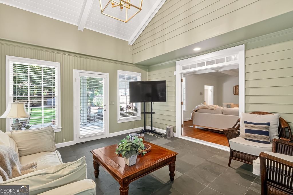 575 VALLEY HALL Sandy Springs - 38