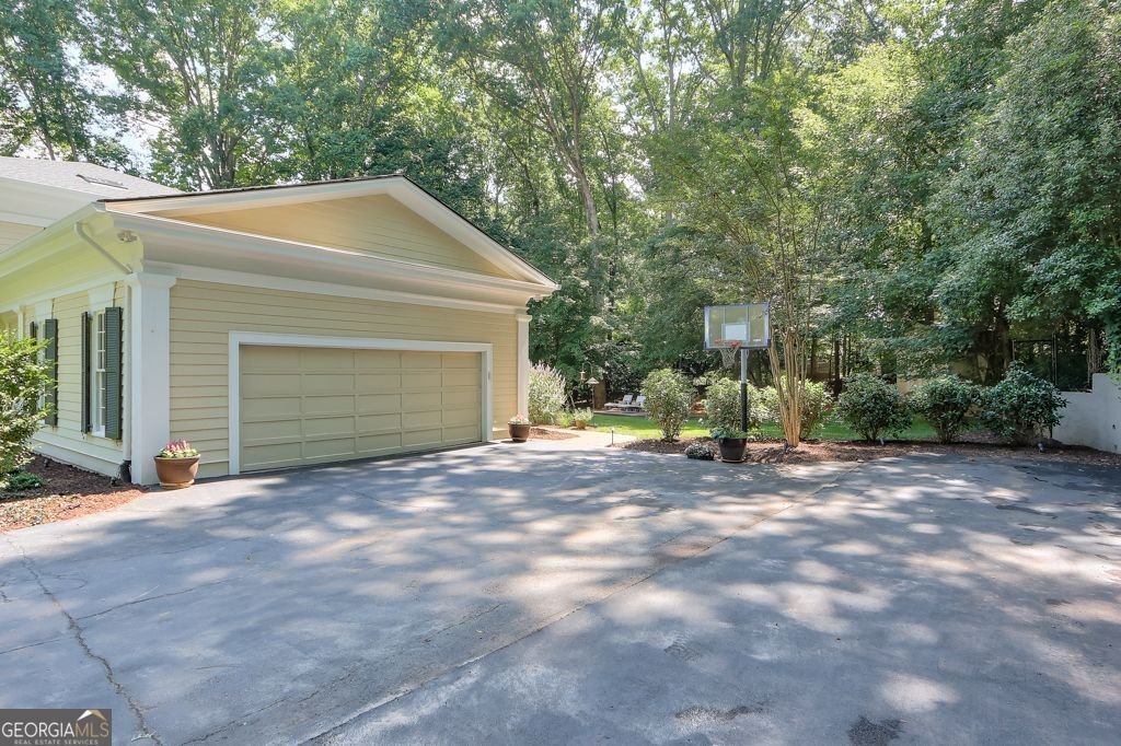 575 VALLEY HALL Sandy Springs - 9