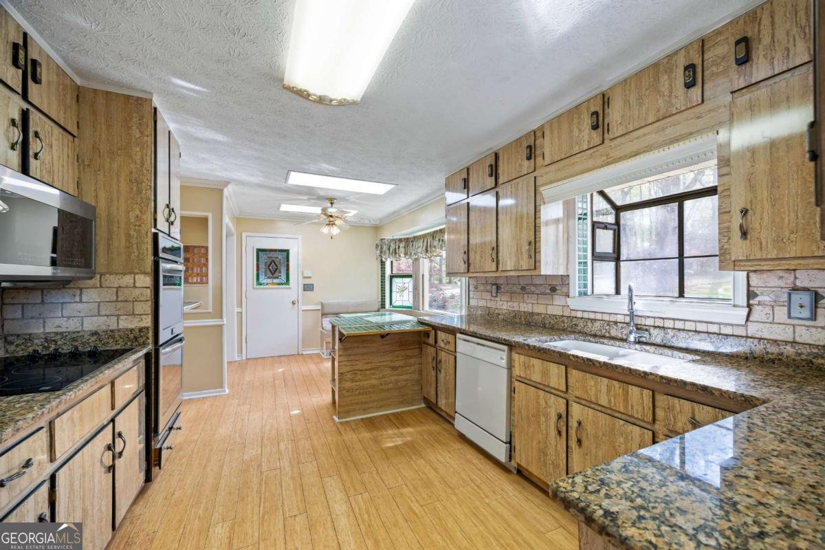 3595 Limberlost Trail Stockbridge - 17