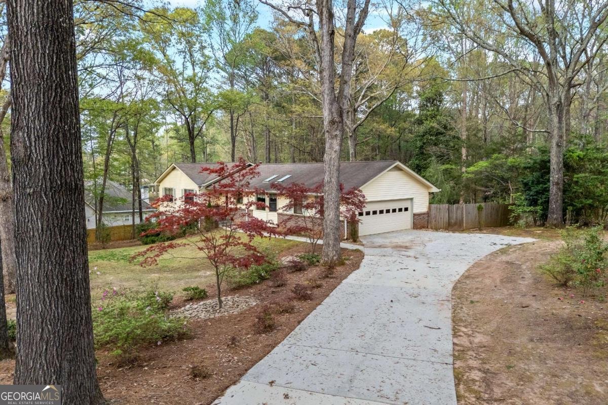 3595 Limberlost Trail Stockbridge - 2