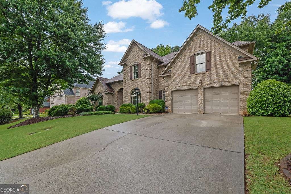 3485 Highcroft Circle Peachtree Corners - 2