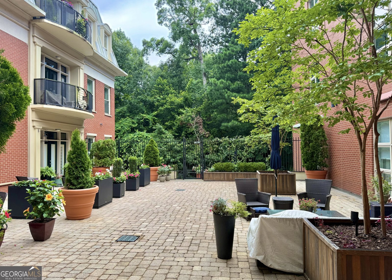 560 Dutch Valley Road Atlanta - 18
