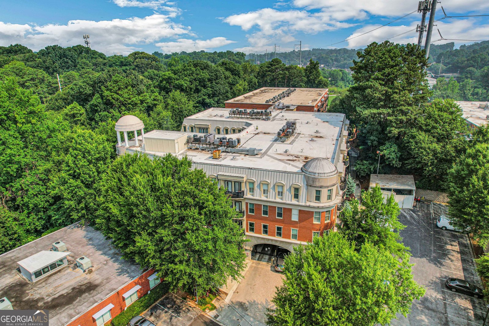560 Dutch Valley Road Atlanta - 19