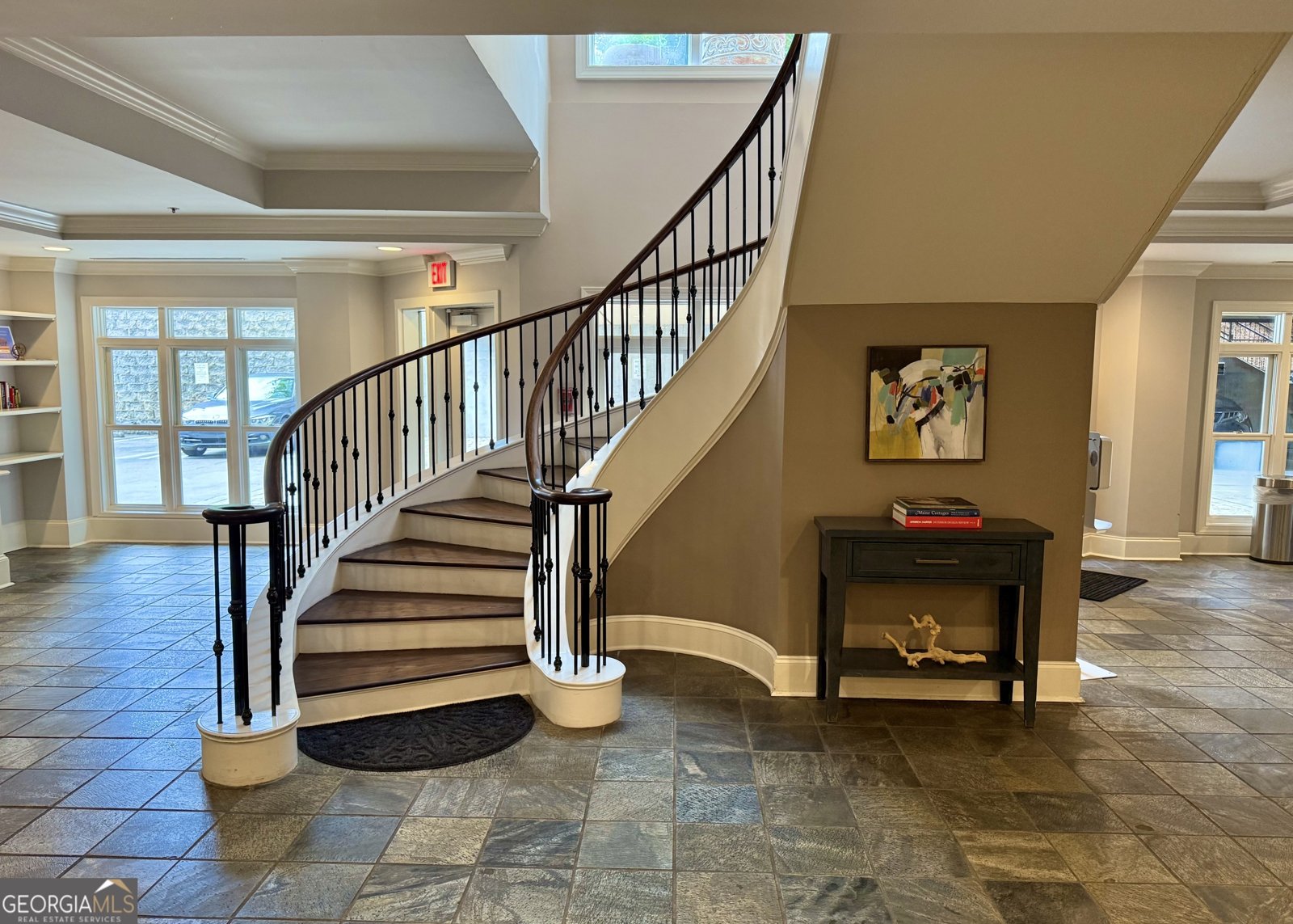 560 Dutch Valley Road Atlanta - 21