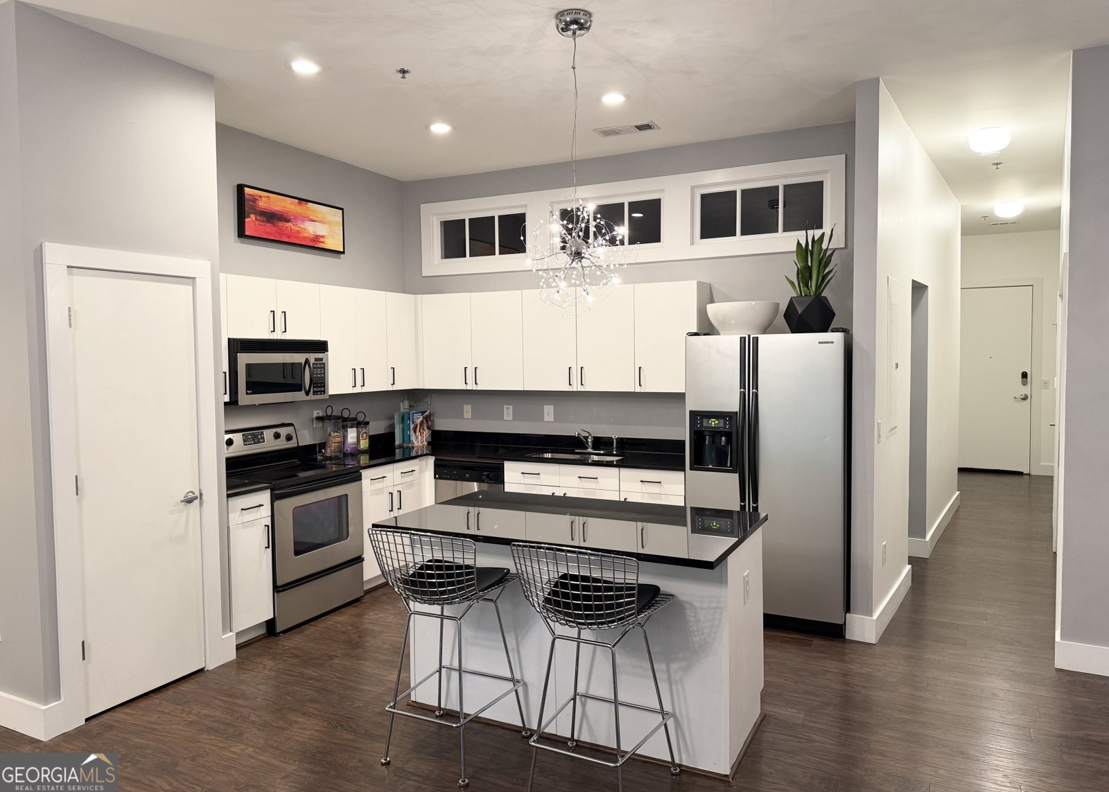 560 Dutch Valley Road Atlanta - 4