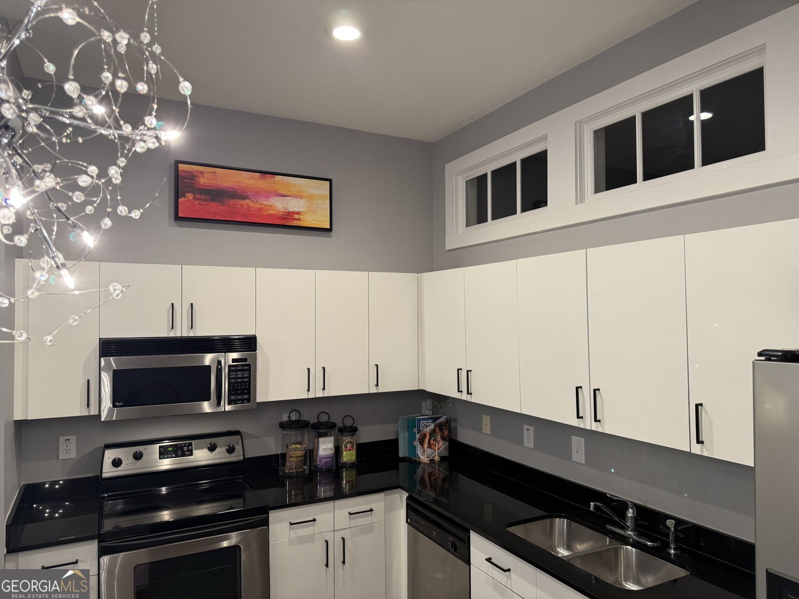 560 Dutch Valley Road Atlanta - 5