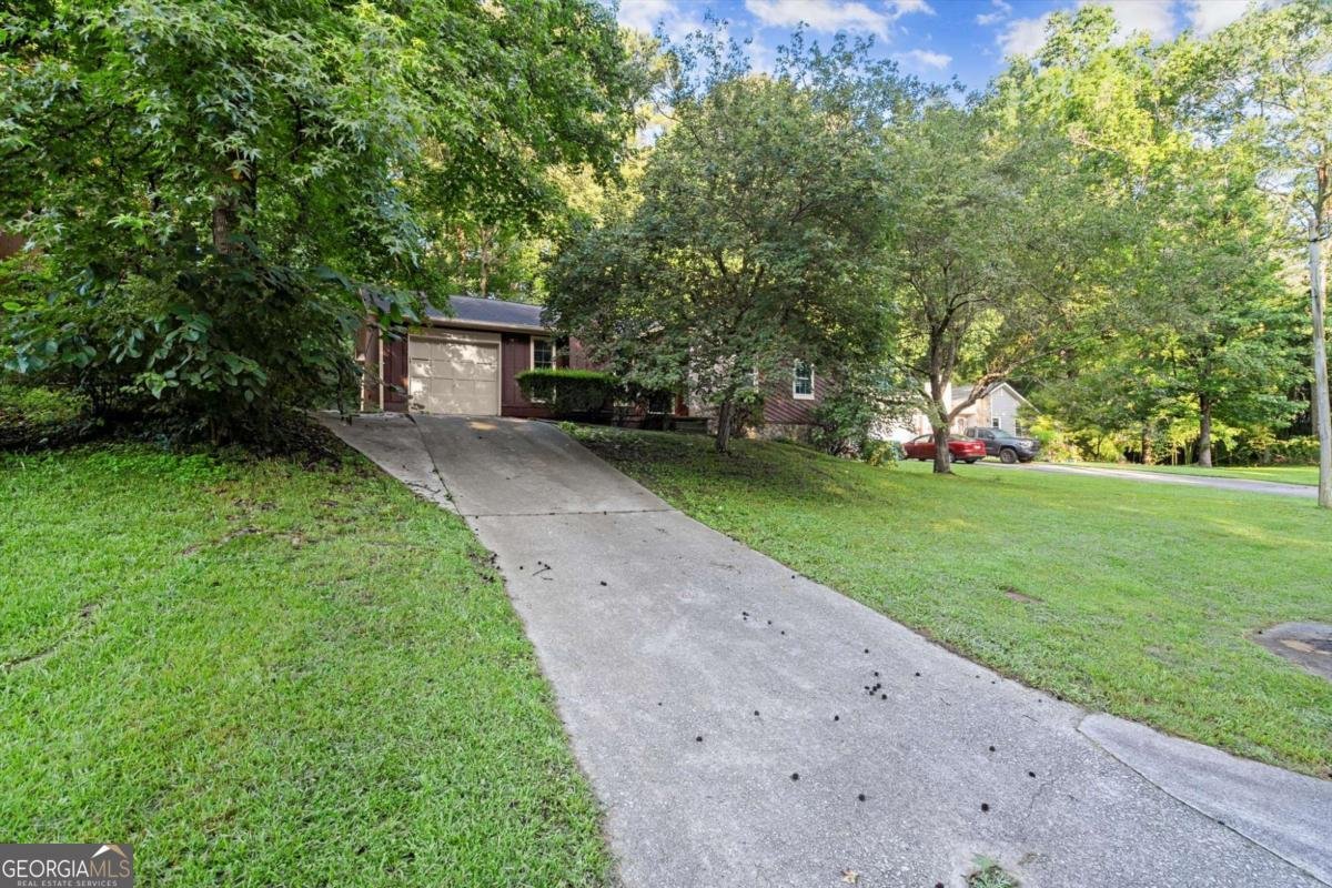 4039 TANGLEWOOD Road Snellville - 1