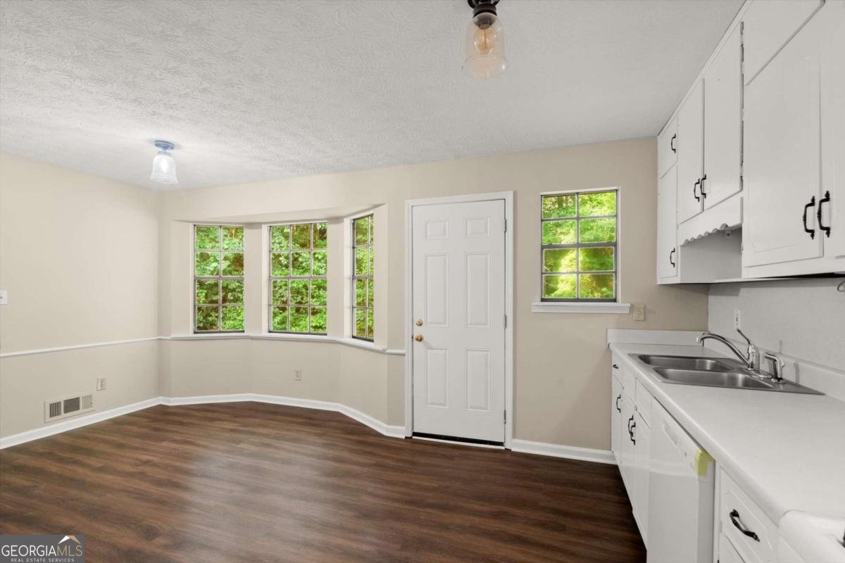4039 TANGLEWOOD Road Snellville - 10