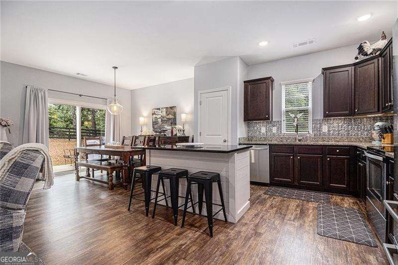 23 Stable Gate Drive Cartersville - 5