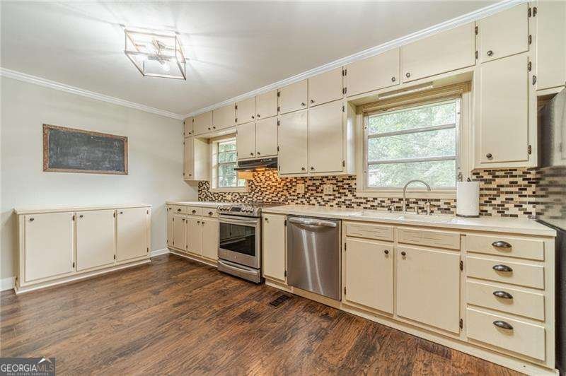 397 Hollywood Circle Gainesville - 8
