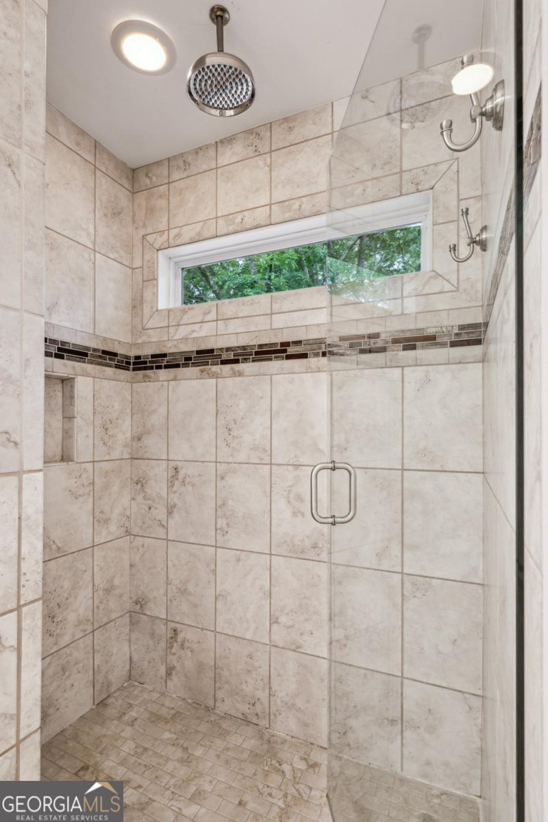 1735 Jobeth Avenue Atlanta - 27