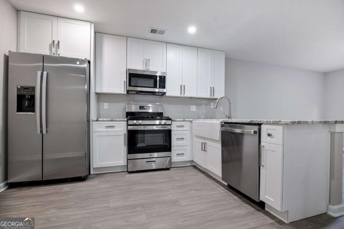 161 Stoneforest Drive Woodstock - 6
