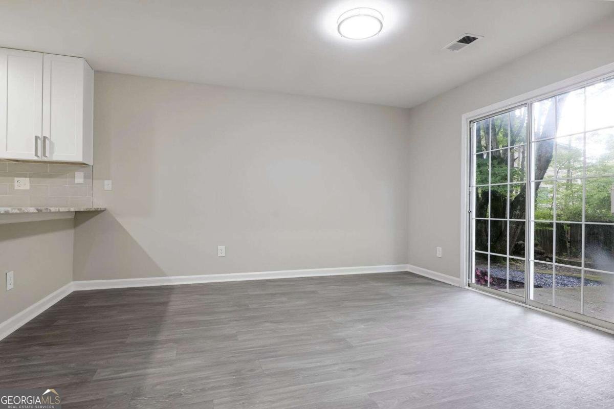161 Stoneforest Drive Woodstock - 8