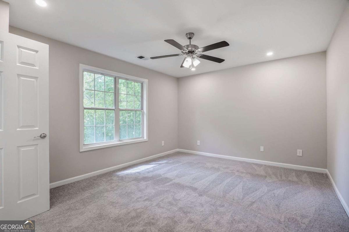 161 Stoneforest Drive Woodstock - 9