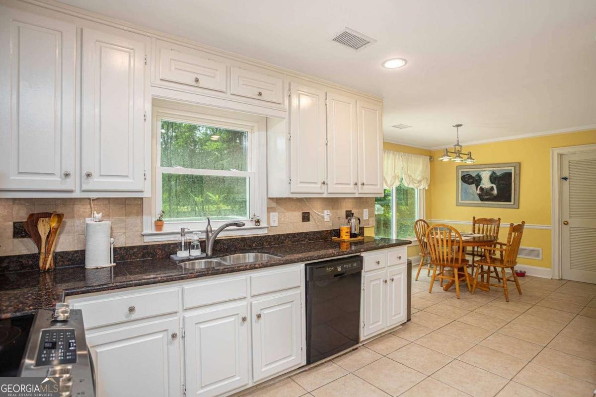 1587 Red Fox Run Lilburn - 17