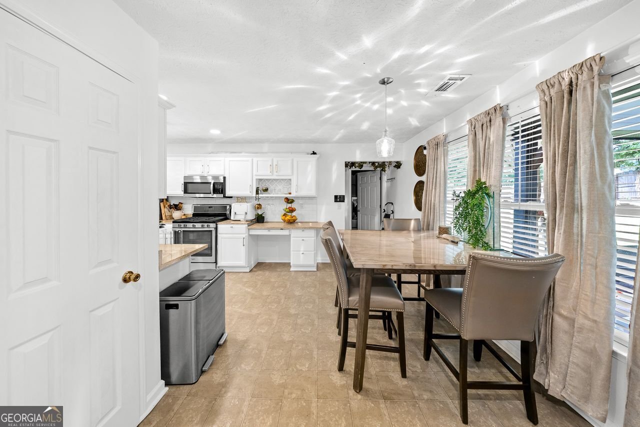 8320 MAYFERN Drive Fairburn - 15