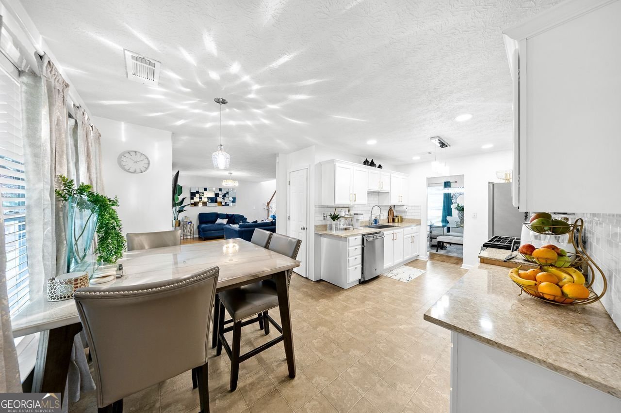 8320 MAYFERN Drive Fairburn - 16