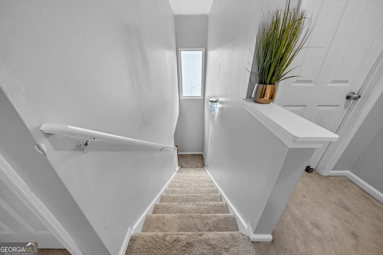8320 MAYFERN Drive Fairburn - 25