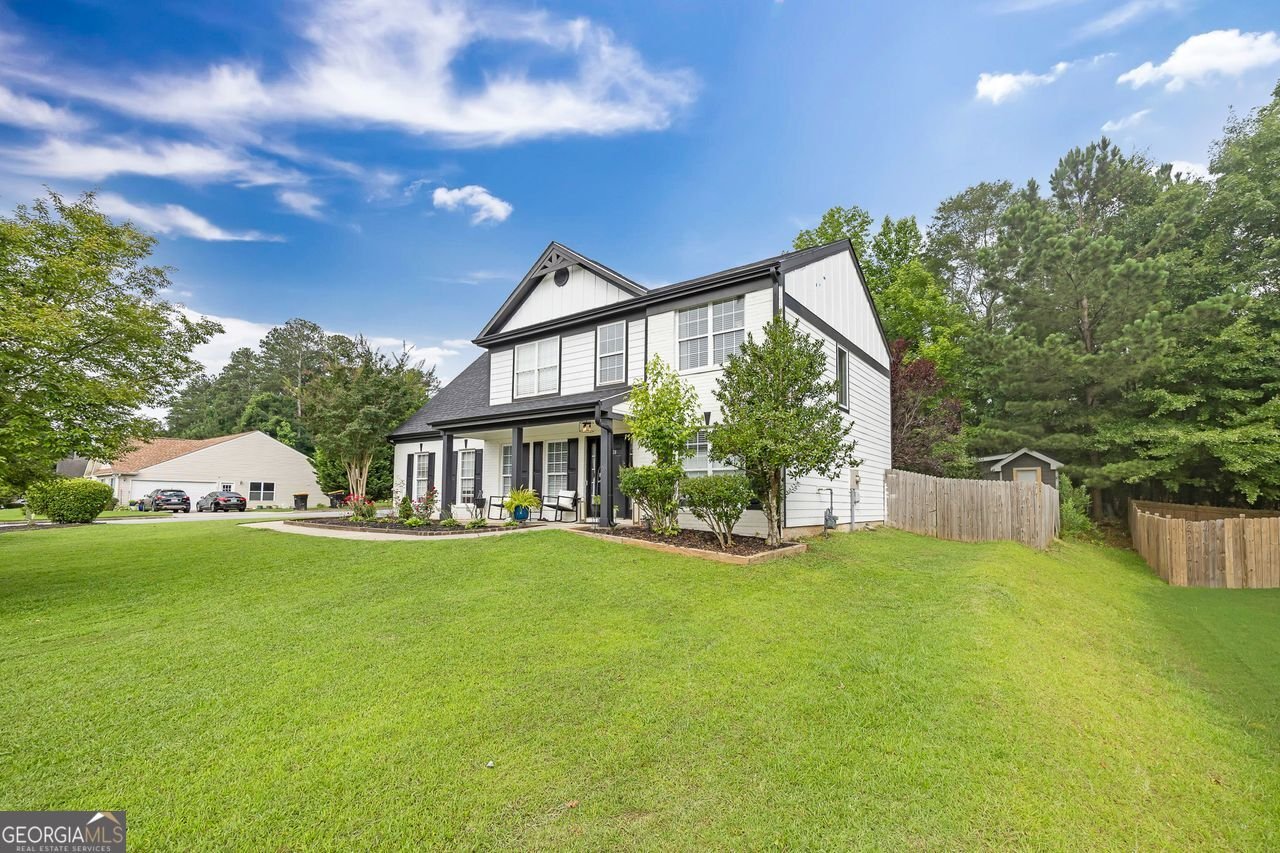 8320 MAYFERN Drive Fairburn - 6