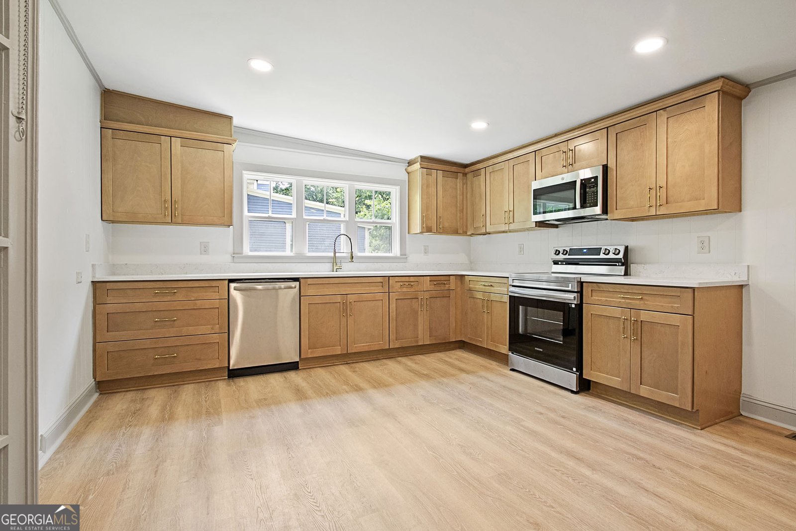 135 Holmes Street Barnesville - 24