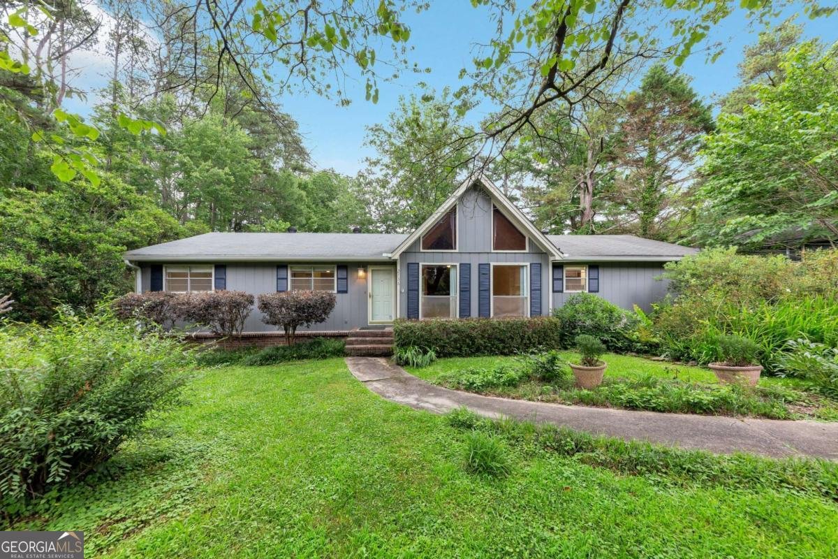2736 Whisper Trail Douglasville - 1