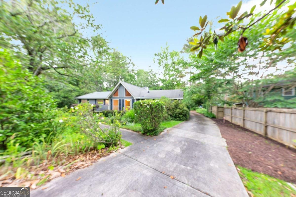 2736 Whisper Trail Douglasville - 28