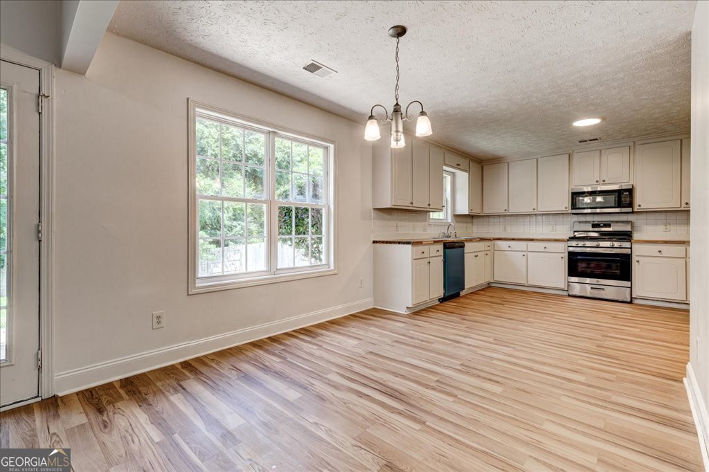 1553 Queen Elizabeth Drive Locust Grove - 16