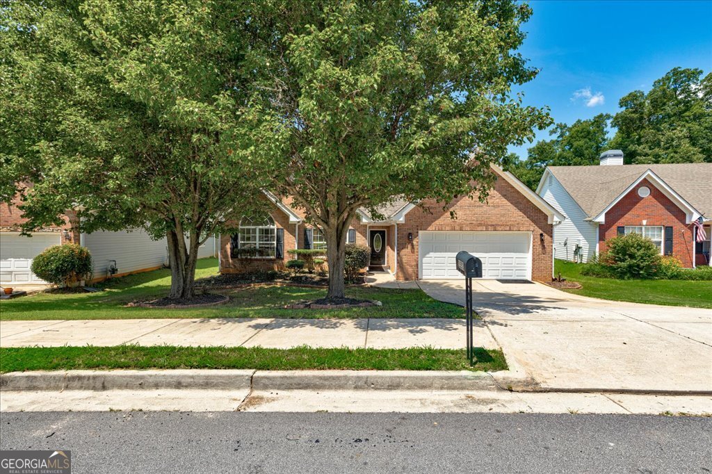 1553 Queen Elizabeth Drive Locust Grove - 2